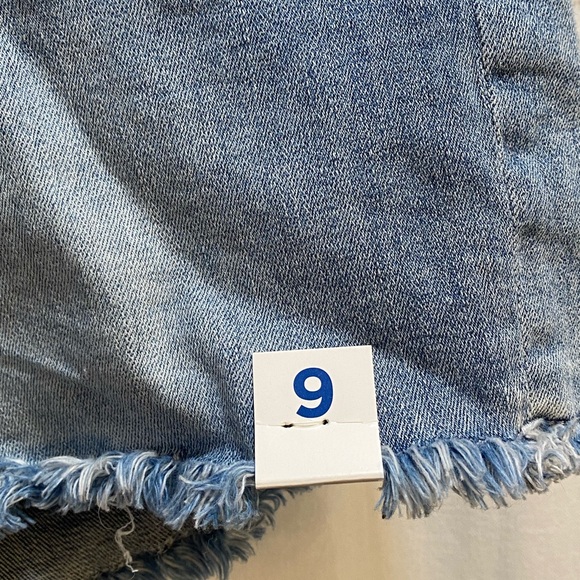 Denim shorts - Picture 5 of 6